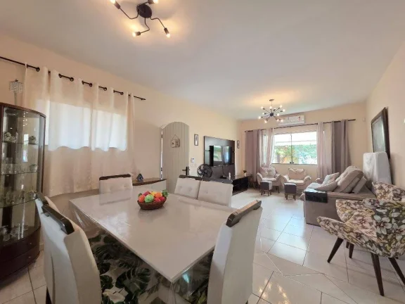 Imagem Casa linda no charmoso bairro Stella Maris em Peruíbe venha conhecer!