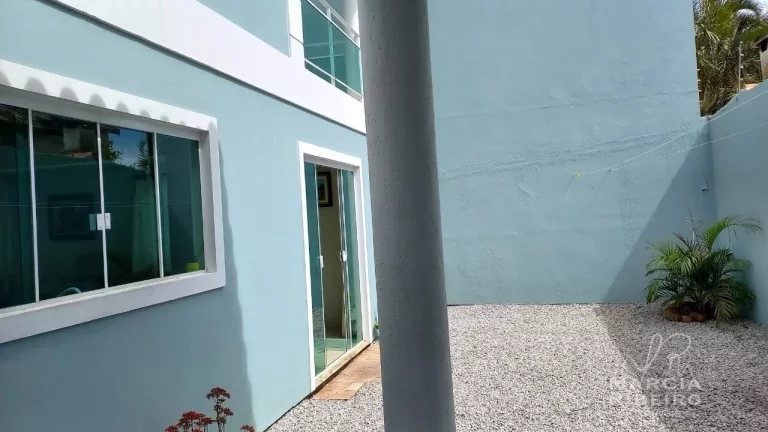 Imagem Casa com 3 dormitórios bairro Ingleses do Rio Vermelho