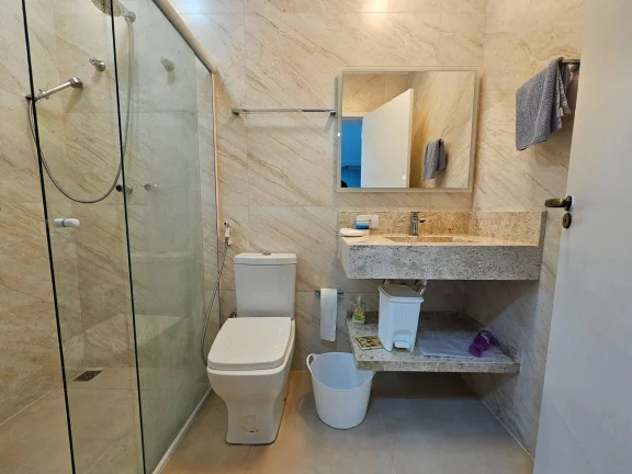 Imagem Casa de Luxo à Venda em Riviera de São Lourenço Módulo 26, 5 Quartos, 5 Suítes, 2 Salas e 2 Vagas de Garagem 255,62 m² de Área