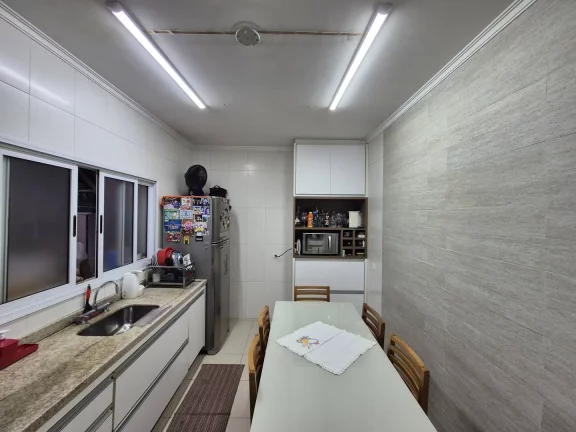 Imagem Sobrado em Villagio à Venda – 02 suítes e 02 vagas amplas - excelente local