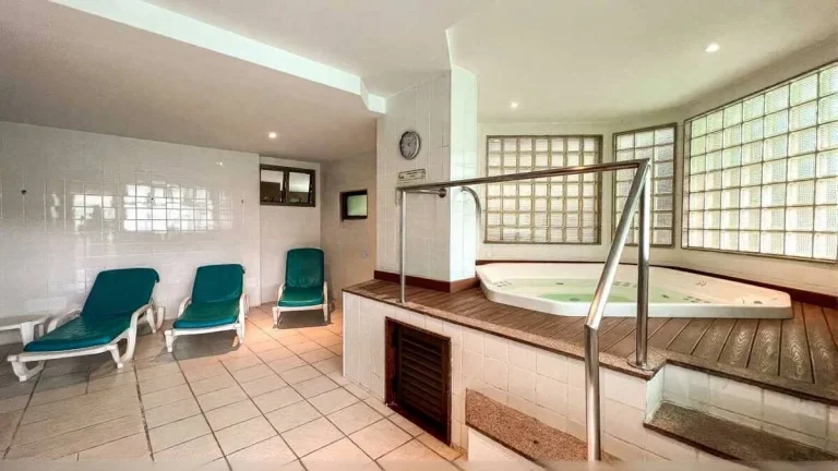 Imagem Apartamento Leblon casinha de boneca com varanda vista verde reformado