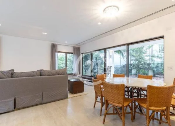 Imagem Casa em condomínio, 4 suítes, 690 m²