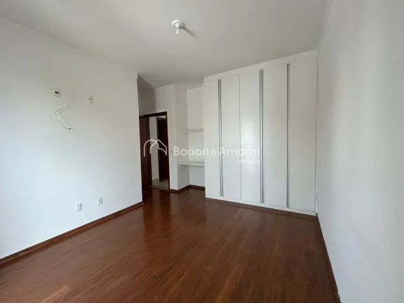 Imagem Sobrado disponível para locação no condomínio resort Reserva Real, em Paulínia. O imóvel conta...