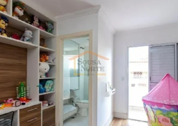 Imagem Sobrado de 260m² com 3 dormitórios, sendo 3 suítes, sendo uma master com closet, 5 banheiros, sal...