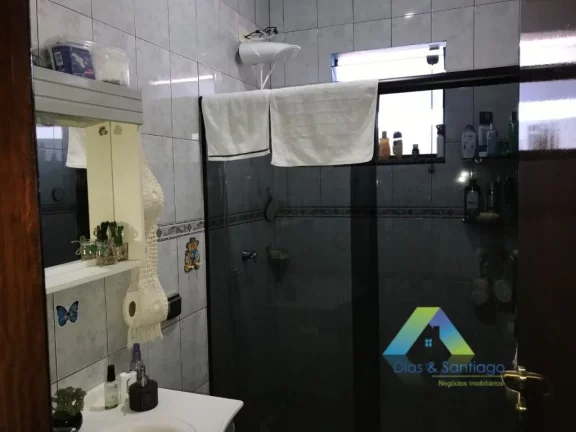 Imagem Santo André Sobrado 210M², 3 dormitórios 1 suíte, espaço gourmet, 8 vagas com ótima localização e valor !!!