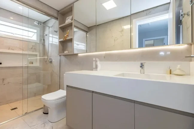 Imagem Sobrado Triplex à Venda – Alto Padrão e Sustentabilidade a Uma Quadra do Parque Atuba