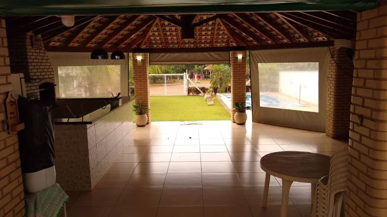 Imagem "Seu Refúgio dos Sonhos: Rancho à Venda no Exclusivo Condomínio Acácias!"