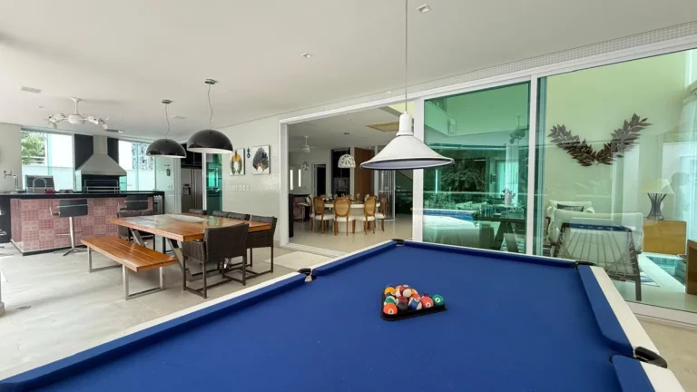 Imagem Incrível mansão à venda em Riviera de São Lourenço Módulo 21: 6 quartos, 6 suítes, 3 salas, 705m². Venha conferir!