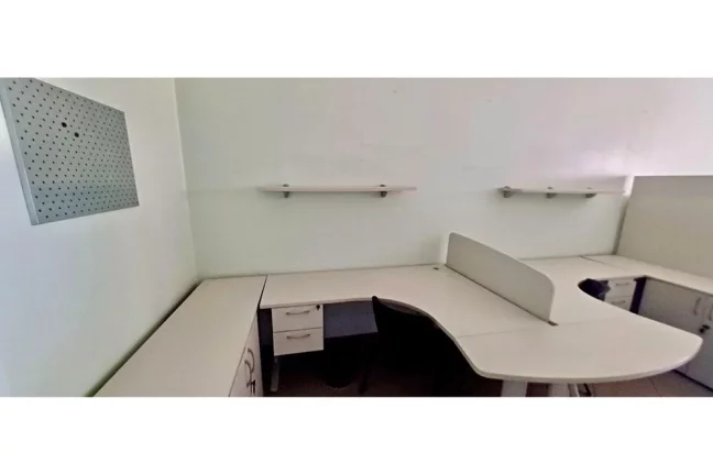 Imagem Sala comercial de 33m² com VAGA a venda ao lado do metro Cinelândia, mobiliada e pronta para uso.