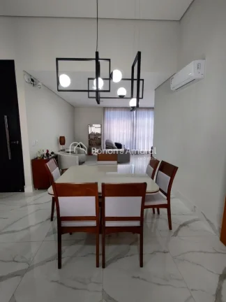 Imagem Com 253 m² bem distribuídos, esta casa no Condomínio Madre Maria Villac oferece conforto, moderni...