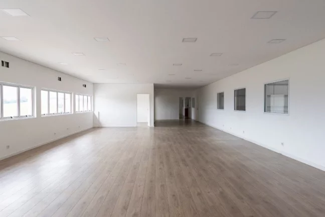Imagem Galpão logístico Comercial para Locação em Extrema-MG: Centro, 12 Vagas, 2.929,21 m² de Área.