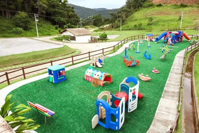 Imagem Terreno em Condomínio para Venda em Teresópolis / RJ no bairro Vargem Grande