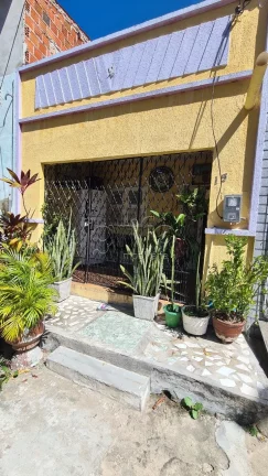 Imagem Com terreno de 60m² no centro de Fortaleza, entre as Ruas Major Facundo e Rua Floriano Peixoto, atr...