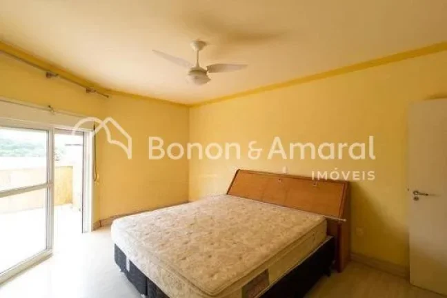Imagem Ãtimo sobrado com 4 quartos sendo 2 suÃ­tes, suÃ­te master com hidromassagem, sala com lareira e pÃ...