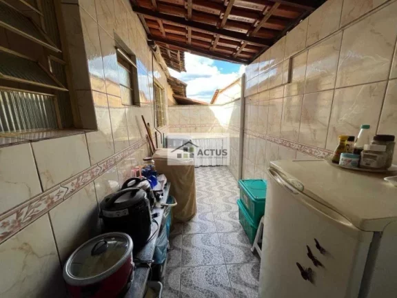 Imagem Casa com 2 Quartos à Venda, 80 m² em Laranjeiras - Betim