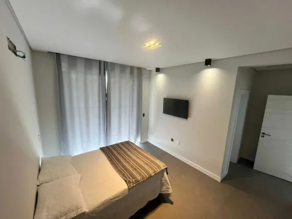 Imagem Casa com 4 suítes sendo 1 master e 4 vagas de garagem - Campeche em Florianópolis/SC