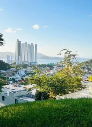 Imagem Terreno para Venda em Balneário Camboriú / SC no bairro Barra