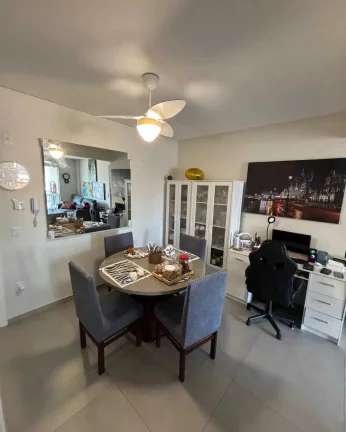 Imagem Apartamento de 2 dormitórios e 1 vaga de garagem no bairro Tabuleiro em Camboriú/SC