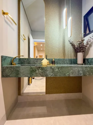 Imagem Casa 3 Suítes Térrea Neoclássica no Condomínio Florais do Parque