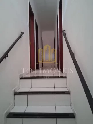 Imagem Espaçosa casa três dormitórios próximo ao shopping oriente