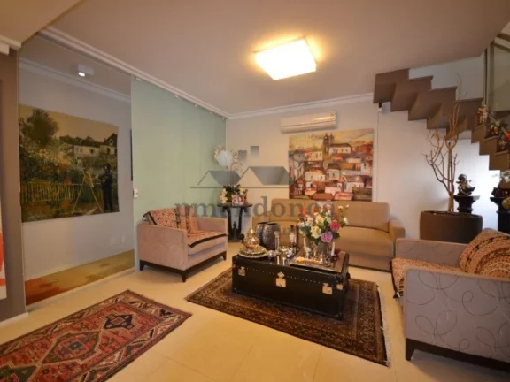 Imagem Magnífica cobertura em excelente localização!! Finamente decorada. No piso superior: cozinha amer...