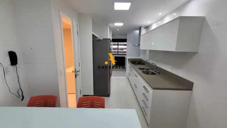 Imagem Avenida Lúcio Costa - Barra da Tijuca - Posto 6 - Apartamento 4 suítes Frontal Mar