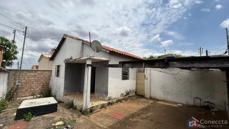 Imagem Terreno de esquina com casa antiga à venda no Bairro São Francisco — Excelente localização em Patos de Minas