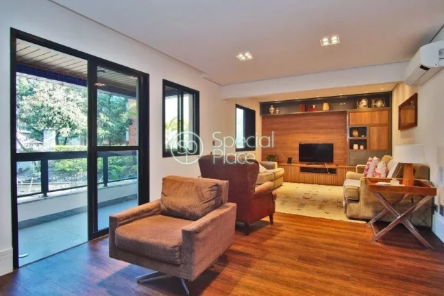 Ótimo apartamento à venda no Morumbi - Área: 138,14m² - Living com varanda na copa das árvores ...