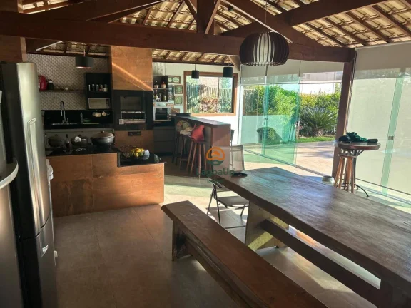 Imagem Casa com 3 dormitórios à venda, 295 m² por R$ 1.350.000,00 - Vale do Luar - Jaboticatubas/MG