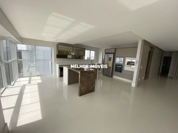 Imagem Apartamento Frente Mar à venda semi mobiliado com 4 suítes, no centro de Balneário Camboriú