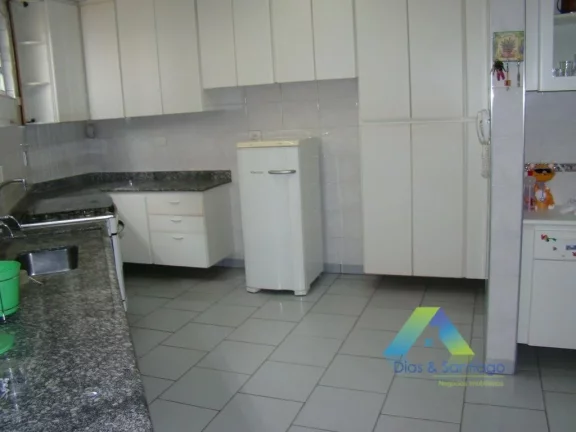 Imagem APARTAMENTO ALTO PADRÃO 320 METROS, 4 DORMITORIOS, CHURRASQUEIRA, SALA 2 AMBIENTES, 2 VAGAS EXCELENTE VALOR !