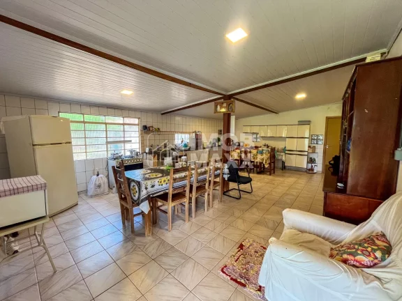 Imagem Chácara à venda em Brazlândia: 40.000m², 5 quartos, 3 banheiros, área rural. Oportunidade por R$900.000!