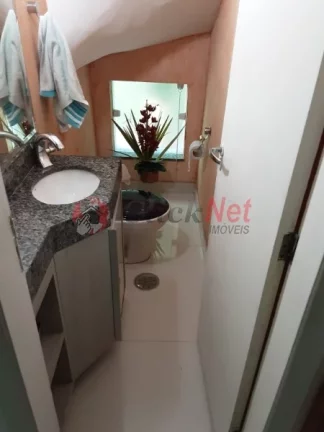Imagem Excelente Sobrado Reformado à Venda no bairro Nova Petrópolis com 3 suítes