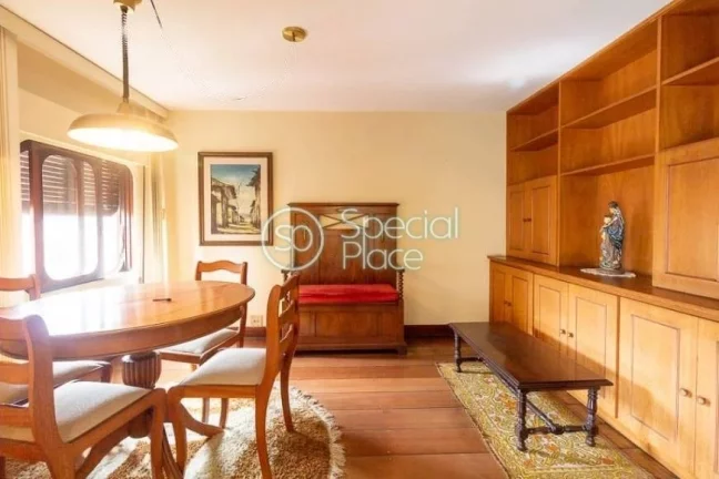 Imagem Apartamento com 122 m², localizado no coração da Vila Olímpia. Andar alto, amplo living com vara...