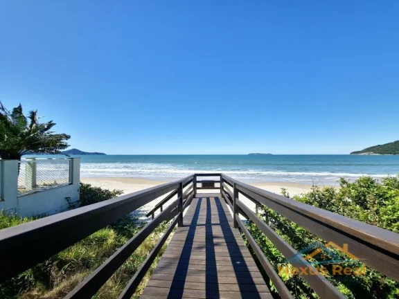 Imagem Casa Frente Mar com 3 Quartos