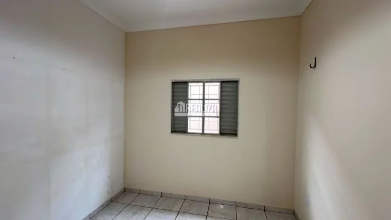 Imagem Casa padrão à venda no Jardim Nenê Gomes, Uberaba - 3 dormitórios, 1 suíte