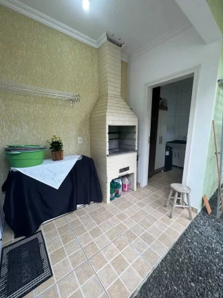 Imagem Sobrado com 4 dormitórios amplos sendo 1 suíte e 4 vagas - Bom Retiro, Joinville/SC