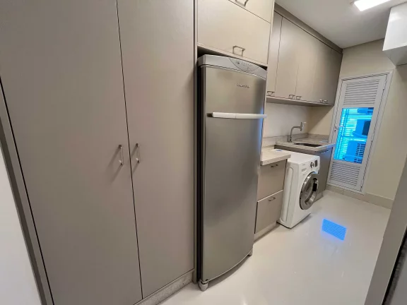 Imagem Apartamento com 4 suítes e 3 vagas de garagem em Balneário Camboriú/SC