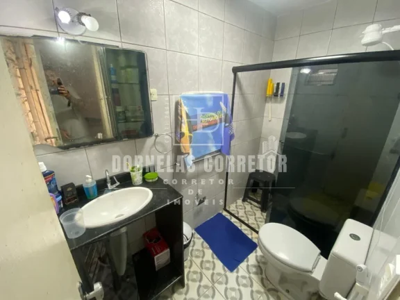 Imagem Casa Espaçosa com 6 Quartos e 2 Suítes à Venda por R$ 600 Mil