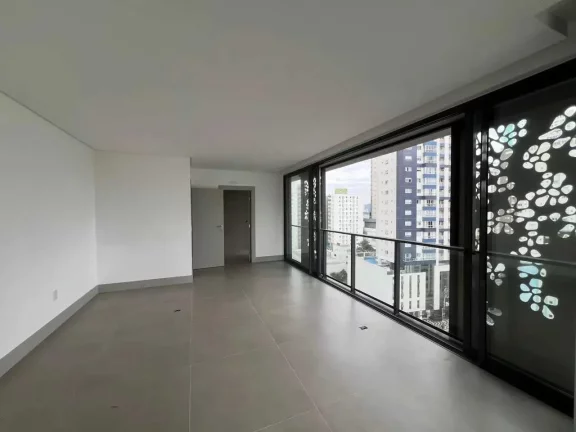 Imagem Apartamento com 4 suítes, closet e 3 vagas de garagem em Balneário Camboriú