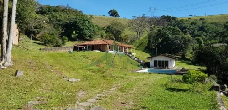 Imagem Sítio Encantador à Venda em Piracaia - Perímetro Urbano