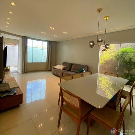 Imagem Linda Casa à Venda no Bairro Limoeiro, Patos de Minas - 3 Dormitórios, Varanda Gourmet e Mais!