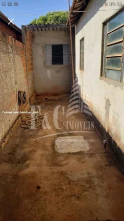 Imagem Casa para Venda em Pereira Barreto, Jardim São Francisco, 2 dormitórios, 2 banheiros, 6 vagas