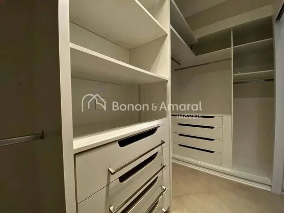 Imagem Apartamento localizado em rua tranquila e em ótima localização com tudo ao seu redor. Repaginado,...