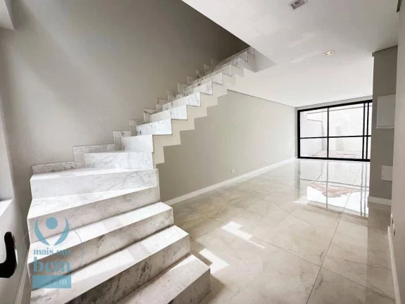 Imagem Maravilhoso Sobrado com 3 dormitórios à venda, 195 m² por R$ 990.000 - Capão da Imbuia - Curitiba/PR