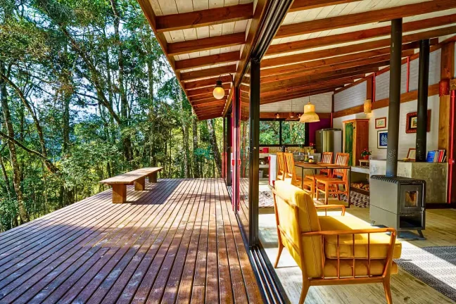 Imagem Cabana Moderna: Onde a Arquitetura se Mescla com a Floresta de Gonçalves
