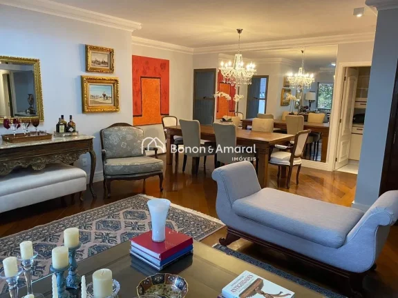 Imagem Lindo e espaçoso apartamento com 218m² de área. Recém reformado, possui 4 dormitórios, sendo 2 ...