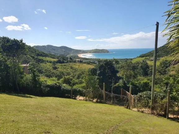 Imagem Casa à venda em Garopaba-SC, Praia da Silveira: 4 quartos, 2 salas, 2 banheiros, 3 vagas, 200m². Imperdível!