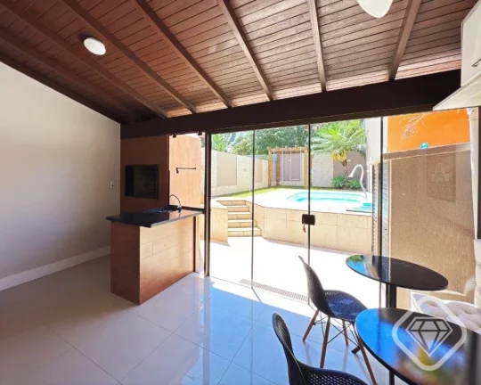 Imagem Casa completa com piscina em rua tranquila em um terreno de 200 m².

Residência no bairro Espírit...
