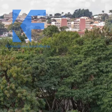 Imagem Apartamento com vista incrível para o bosque nos quartos, sala, cozinha e na varanda. Cozinha e quarto com móveis planejados.